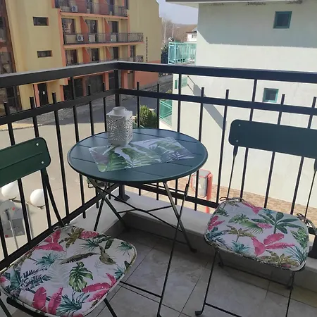 студио плумерия / Plumeria Apartamento